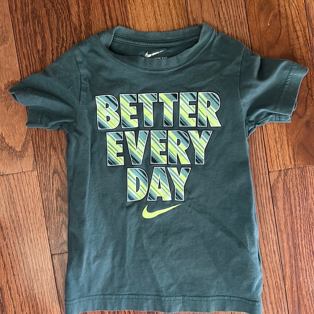 Size 4 boys Nike shirt
